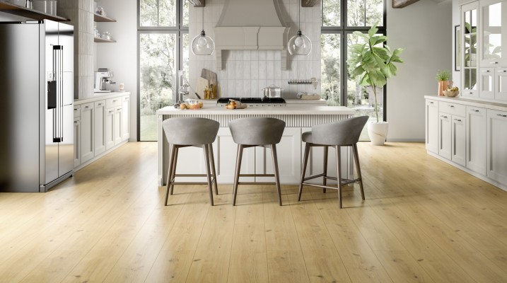 Priestranná elegancia: Laminátové podlahy EGGER vo formáte LONG