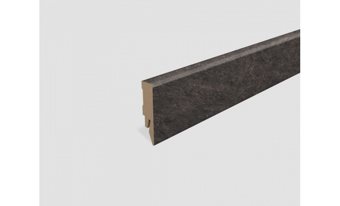 SOKLOVÁ LIŠTA EGGER